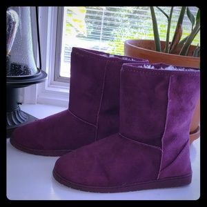Purple Ugg-esque Short Boots